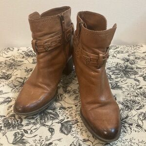 FRANCO SARTO Sz 9 Western Style Stacked Heel Strap at Ankle Leather  Booties